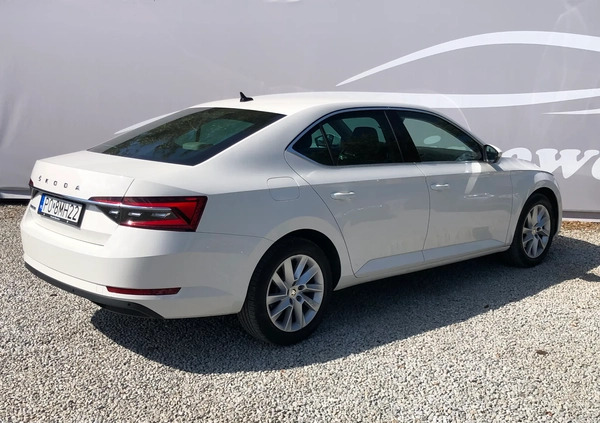 Skoda Superb cena 116999 przebieg: 64996, rok produkcji 2019 z Bytów małe 436